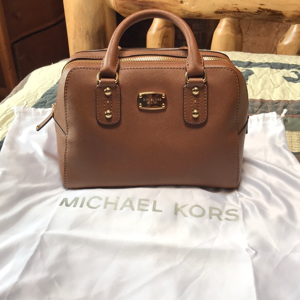 Small Michael Kors handbag Tan Mint condition